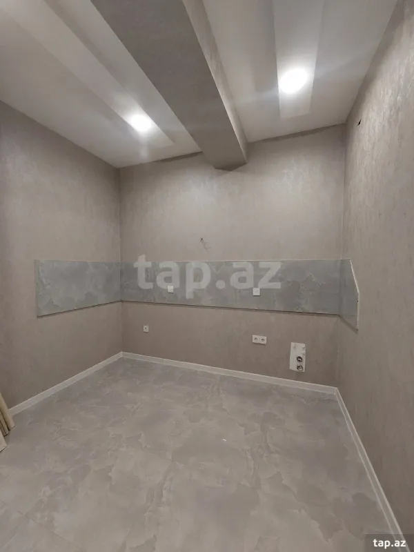 Satılır 3 otaqlı yeni tikili 61 m²