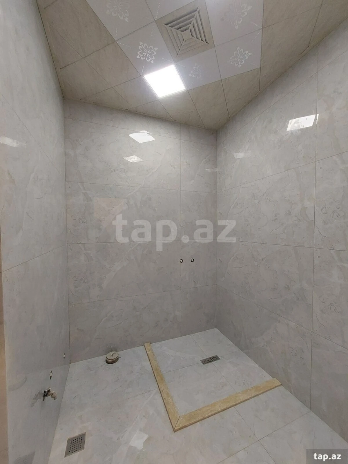 Satılır 3 otaqlı yeni tikili 61 m²