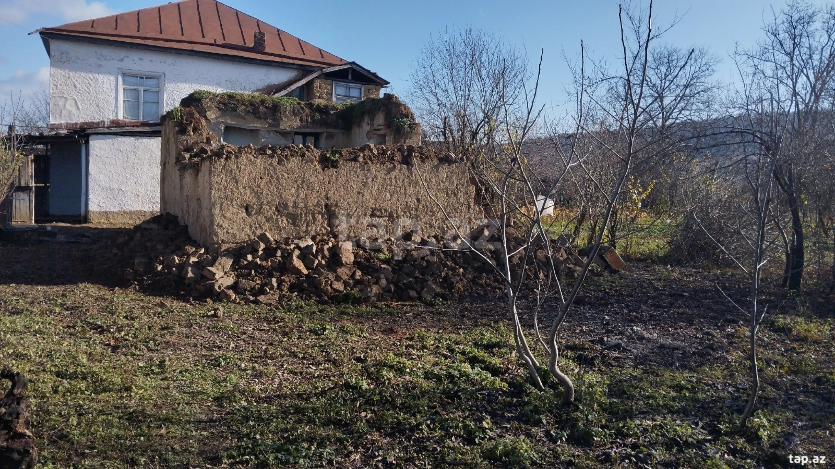 Satılır 6 otaqlı həyət evi