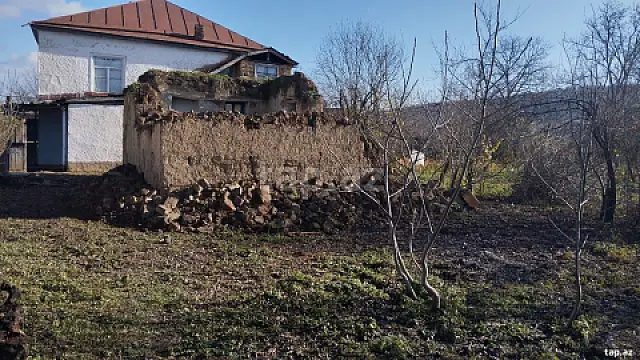 Satılır 6 otaqlı həyət evi