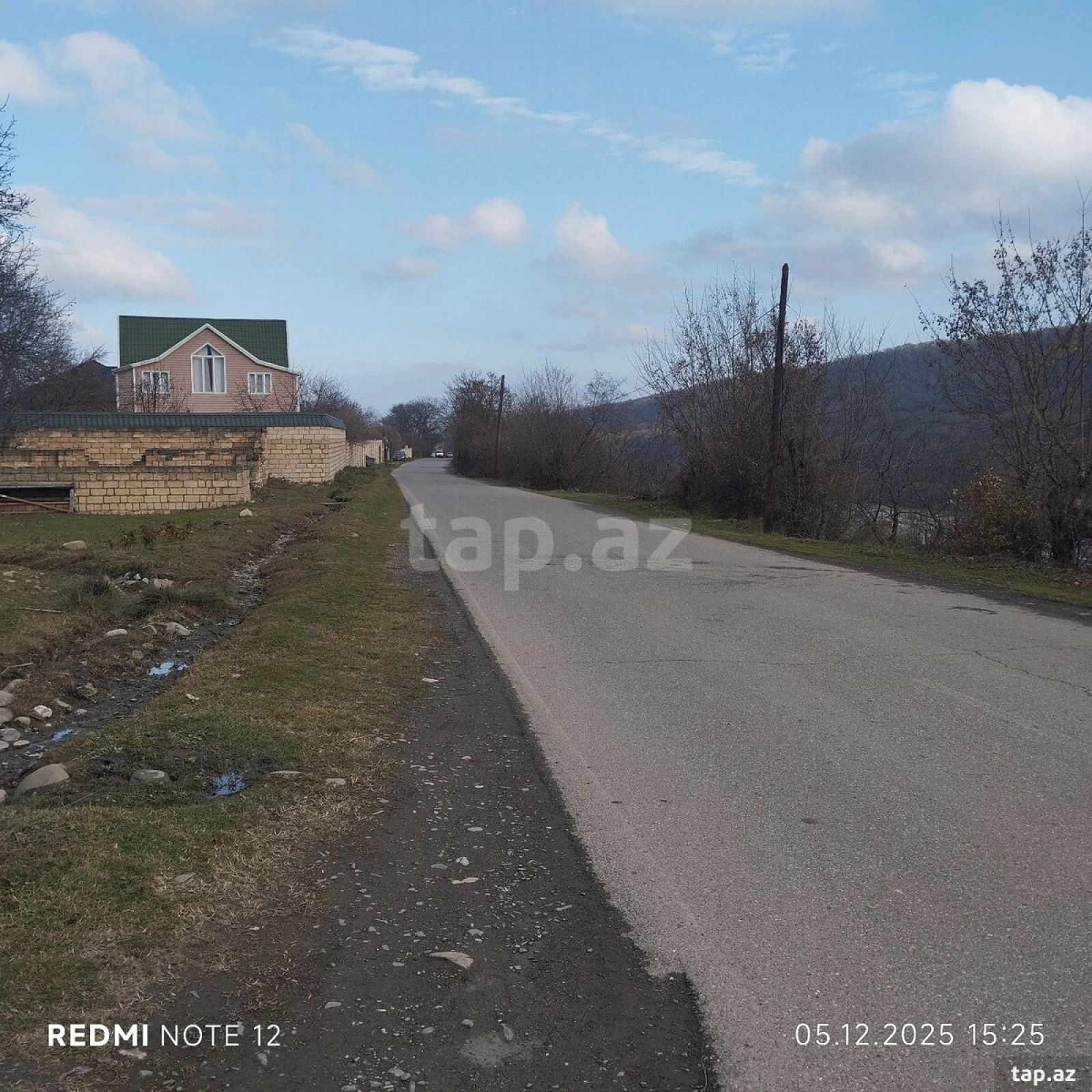 Satılır 6 otaqlı həyət evi