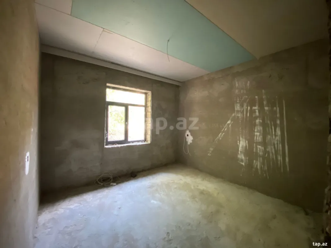 Satılır 4 otaqlı həyət evi
