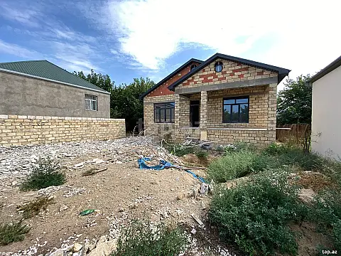 Satılır 4 otaqlı həyət evi