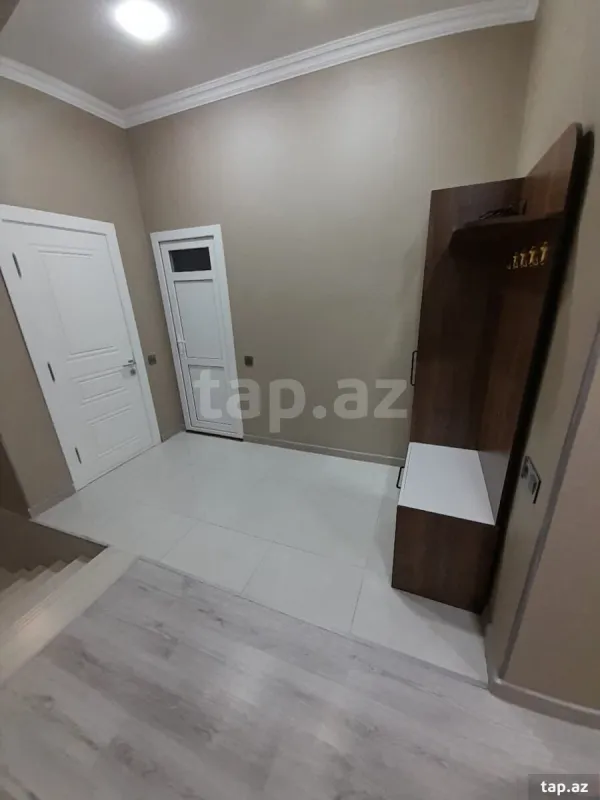 Satılır 5 otaqlı həyət evi