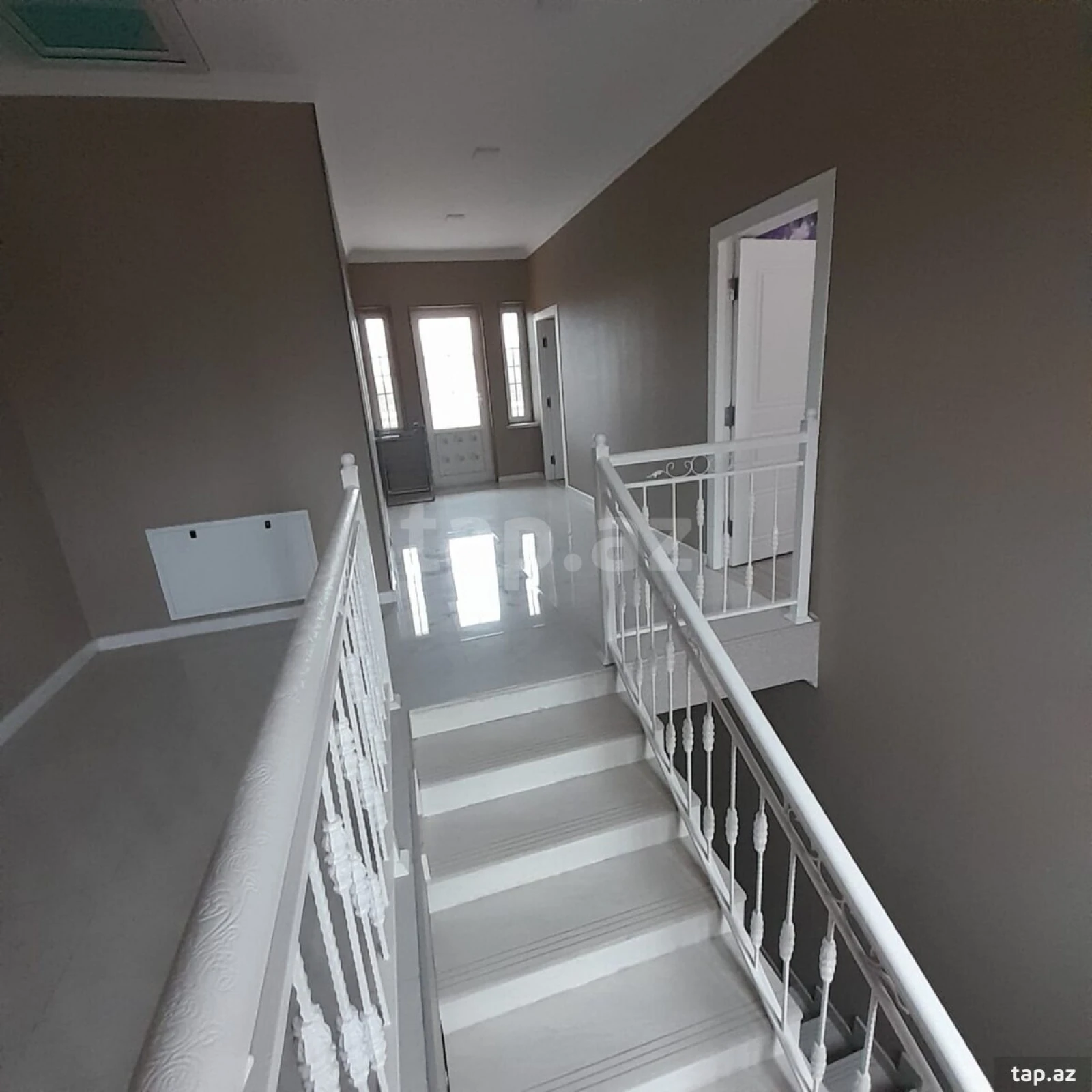 Satılır 5 otaqlı həyət evi