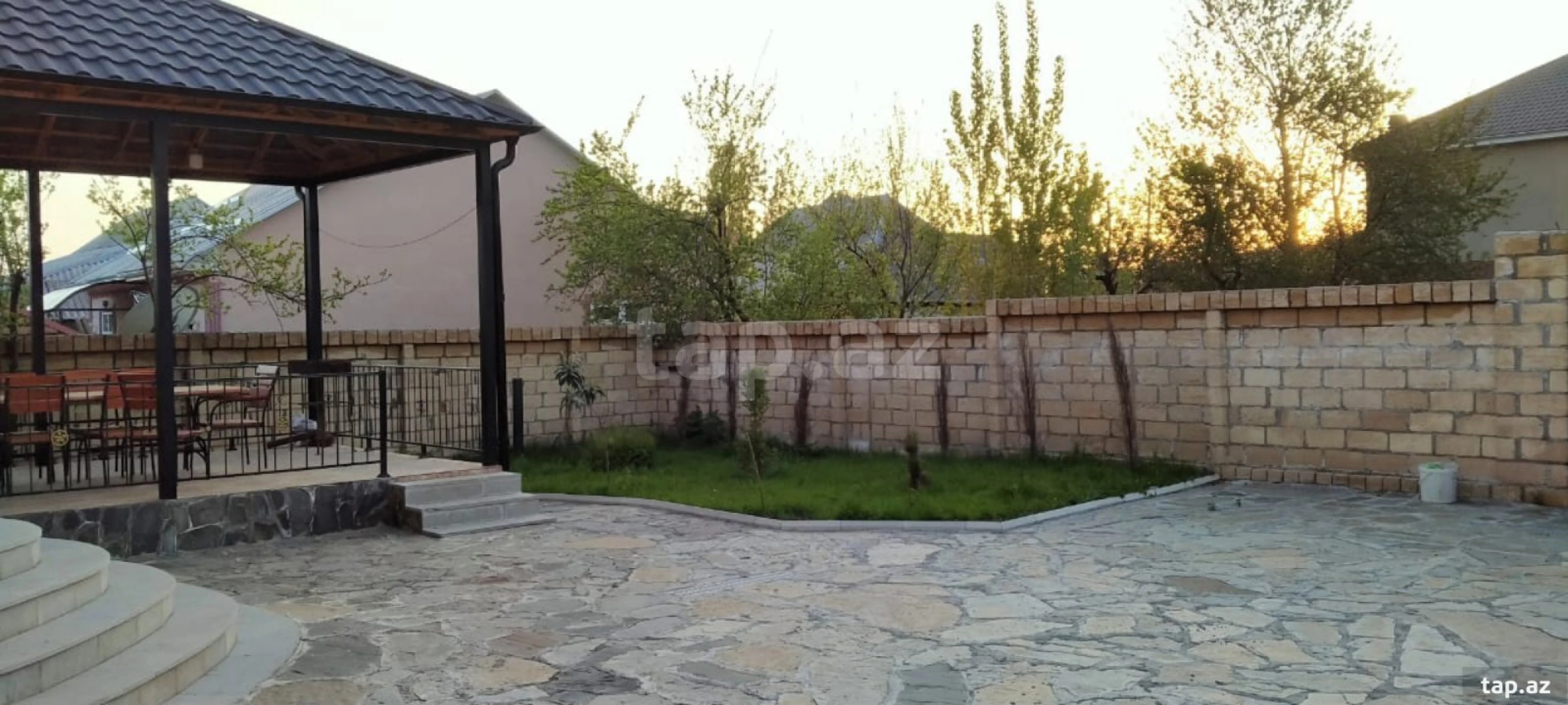 Satılır 5 otaqlı həyət evi