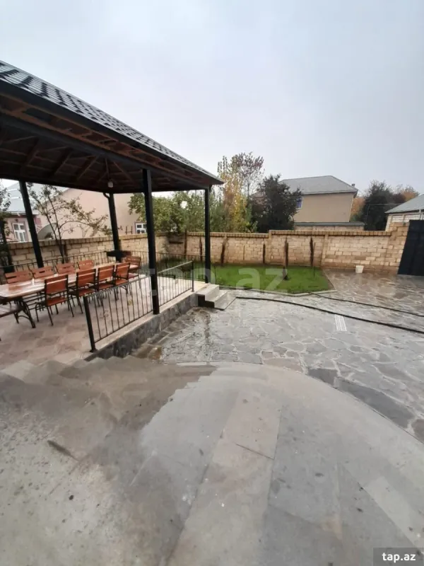 Satılır 5 otaqlı həyət evi