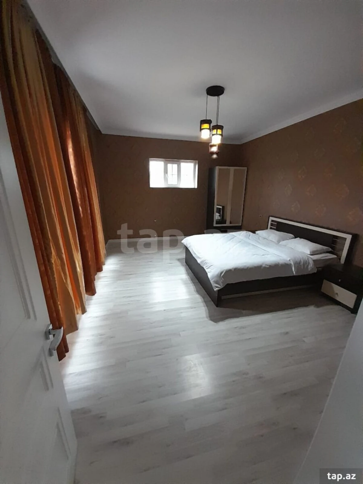 Satılır 5 otaqlı həyət evi