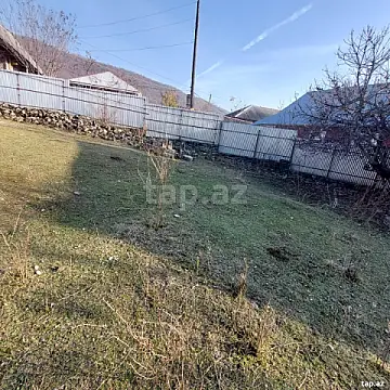 Satılır 5 otaqlı həyət evi 200 m²