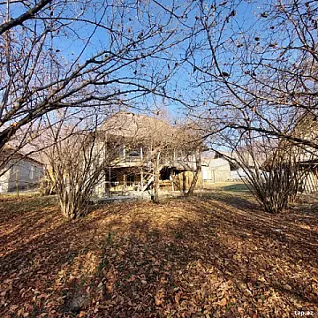 Satılır 5 otaqlı həyət evi 200 m²