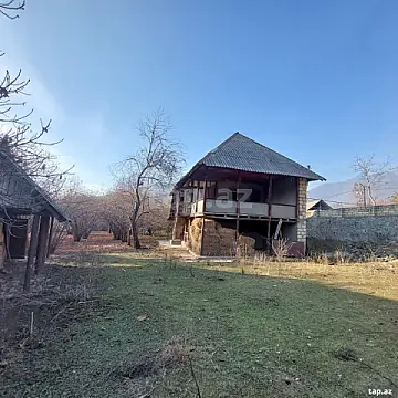 Satılır 5 otaqlı həyət evi 200 m²
