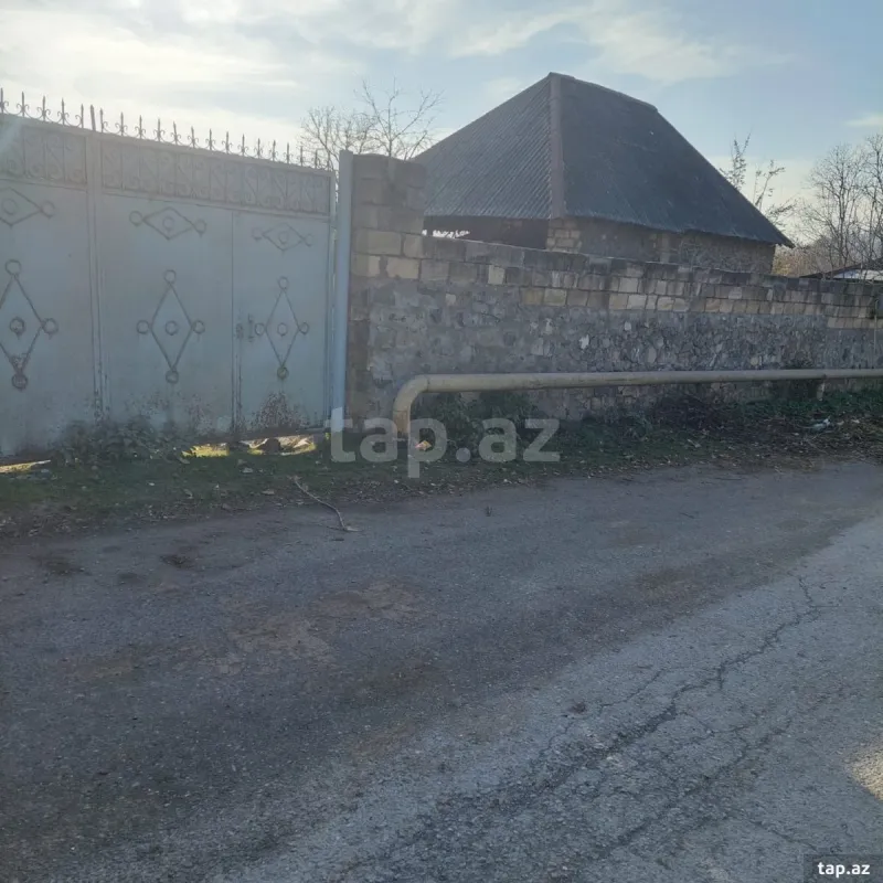 Satılır 5 otaqlı həyət evi 200 m²