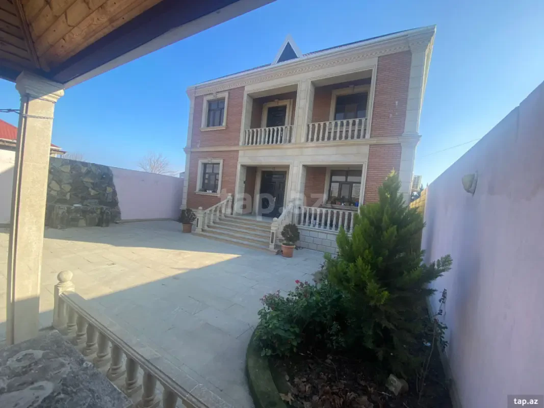 Satılır 5 otaqlı həyət evi 230 m²
