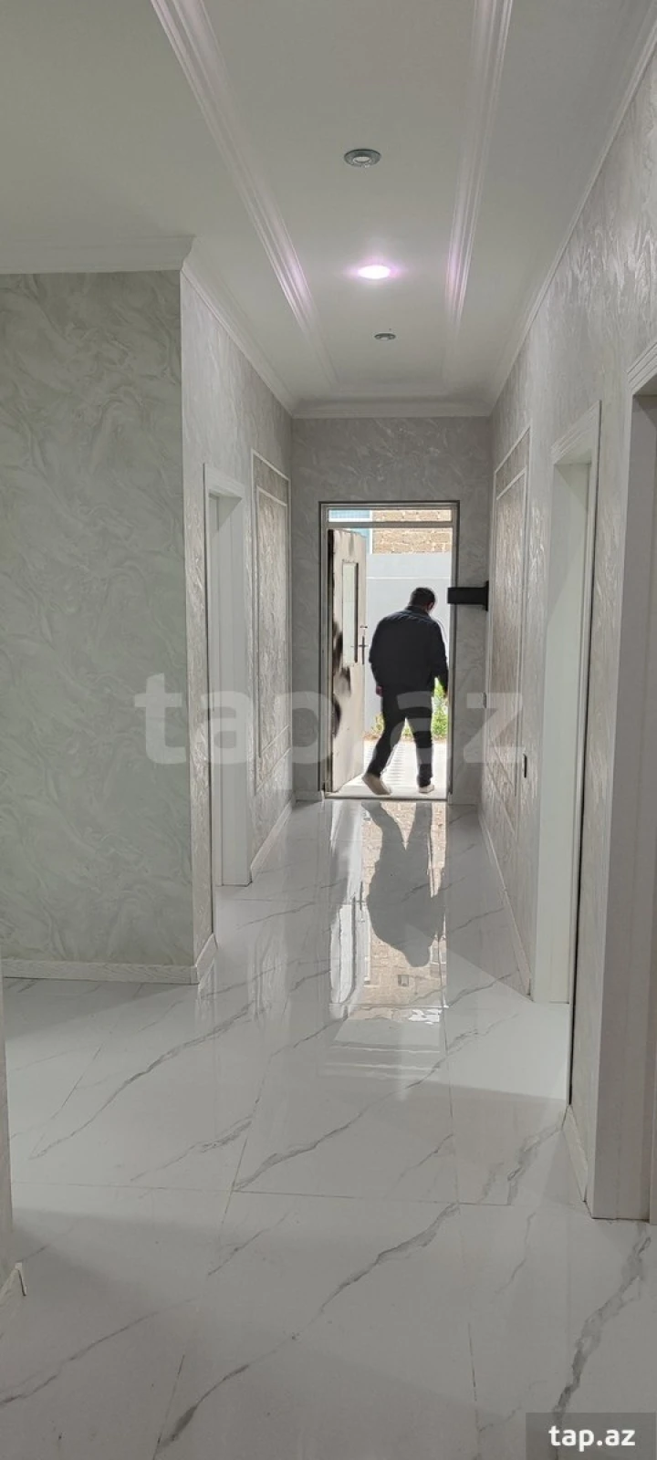 Satılır 5 otaqlı həyət evi