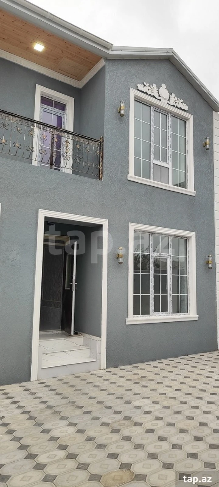 Satılır 5 otaqlı həyət evi