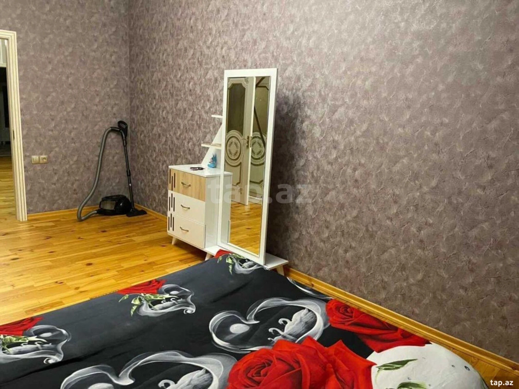 Kirayə verilir 6 otaqlı yeni tikili 240 m²