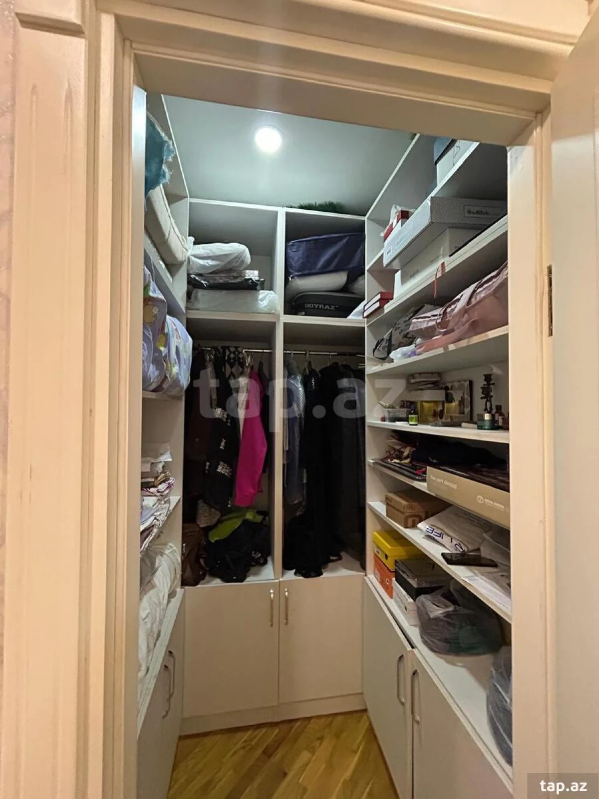 Satılır 3 otaqlı yeni tikili 135 m²