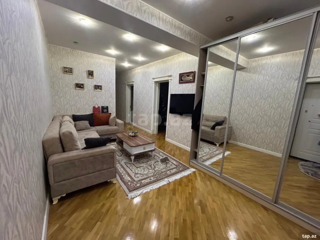 Satılır 3 otaqlı yeni tikili 135 m²