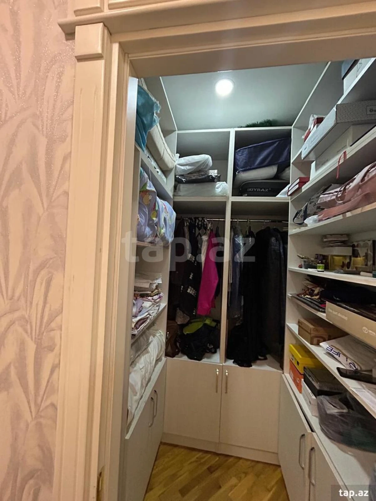 Satılır 3 otaqlı yeni tikili 135 m²