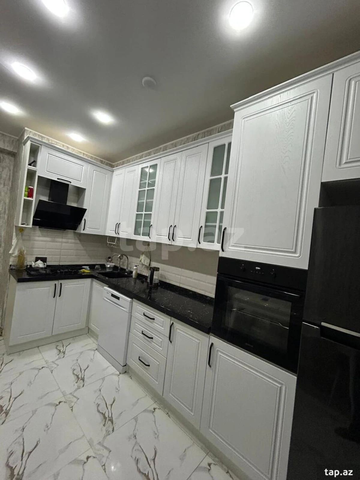 Satılır 3 otaqlı yeni tikili 135 m²