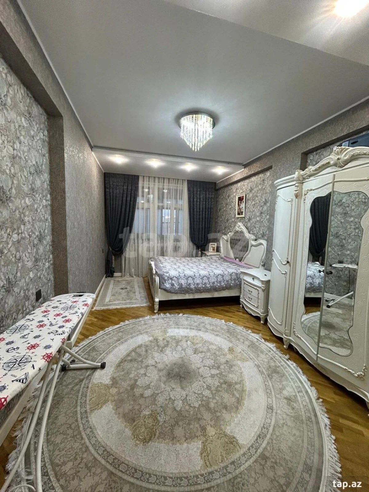 Satılır 3 otaqlı yeni tikili 135 m²
