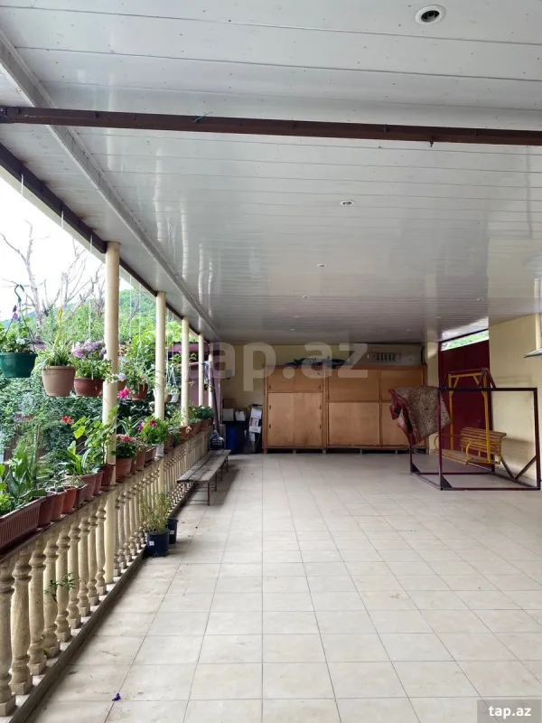 Satılır 6 otaqlı həyət evi