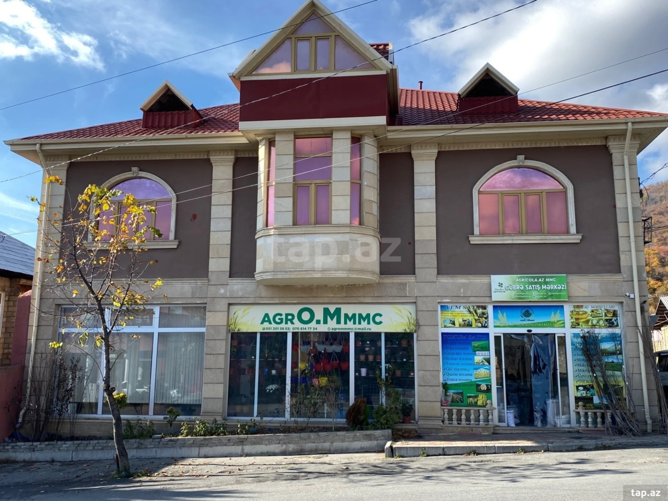 Satılır 6 otaqlı həyət evi