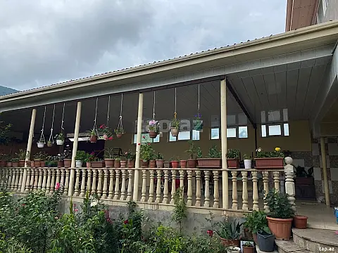 Satılır 6 otaqlı həyət evi