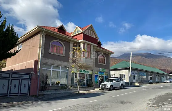 Satılır 6 otaqlı həyət evi