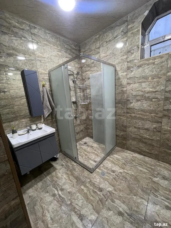 Kirayə verilir 4 otaqlı həyət evi 150 m²