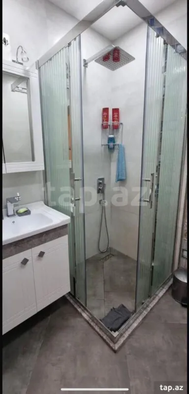 Kirayə verilir 3 otaqlı yeni tikili 120 m²