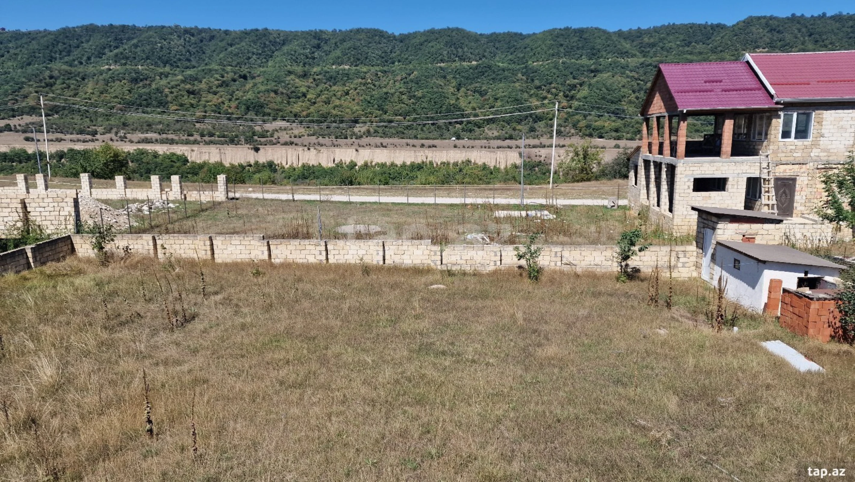 Satılır 6 otaqlı həyət evi