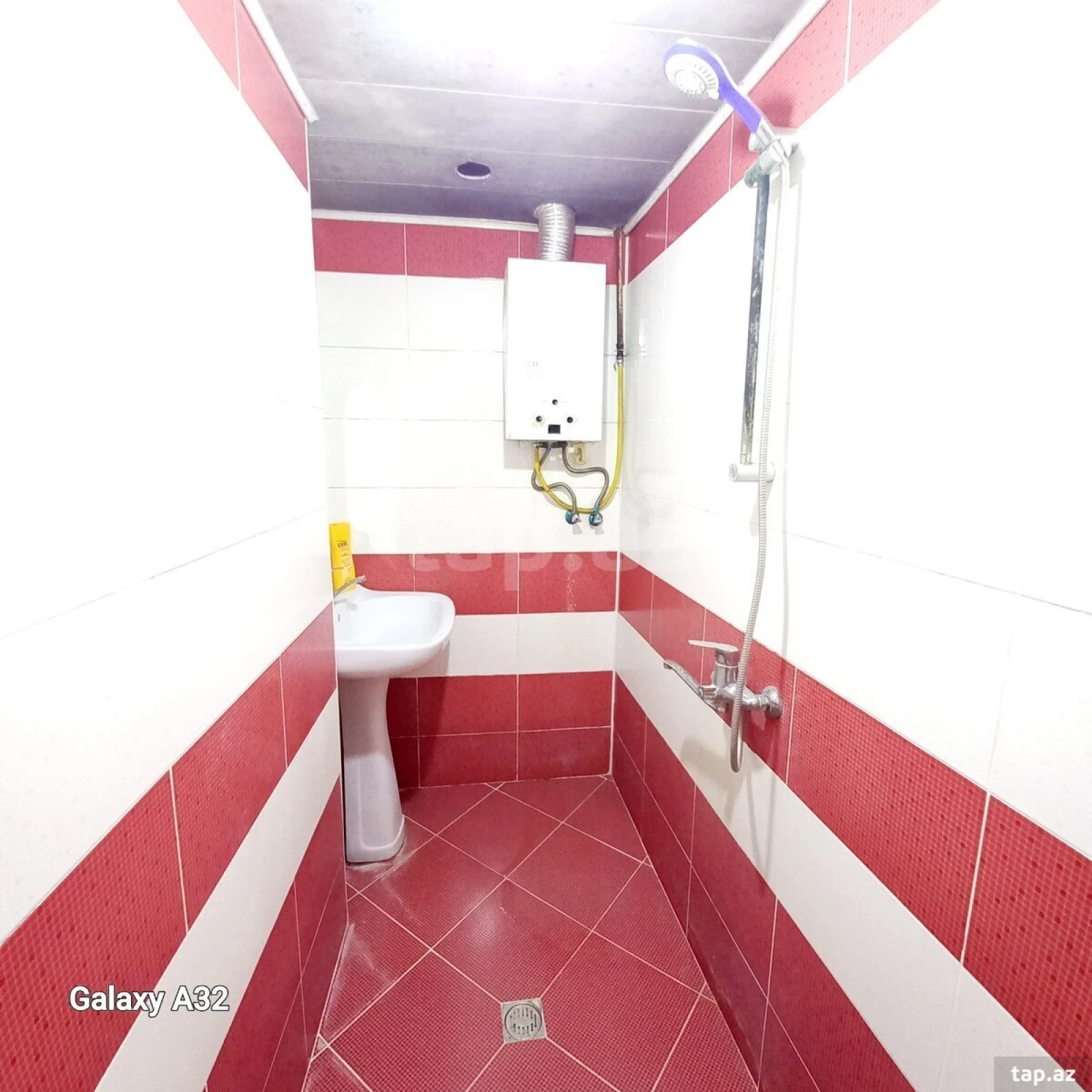 Satılır 1 otaqlı mənzil 40 m²