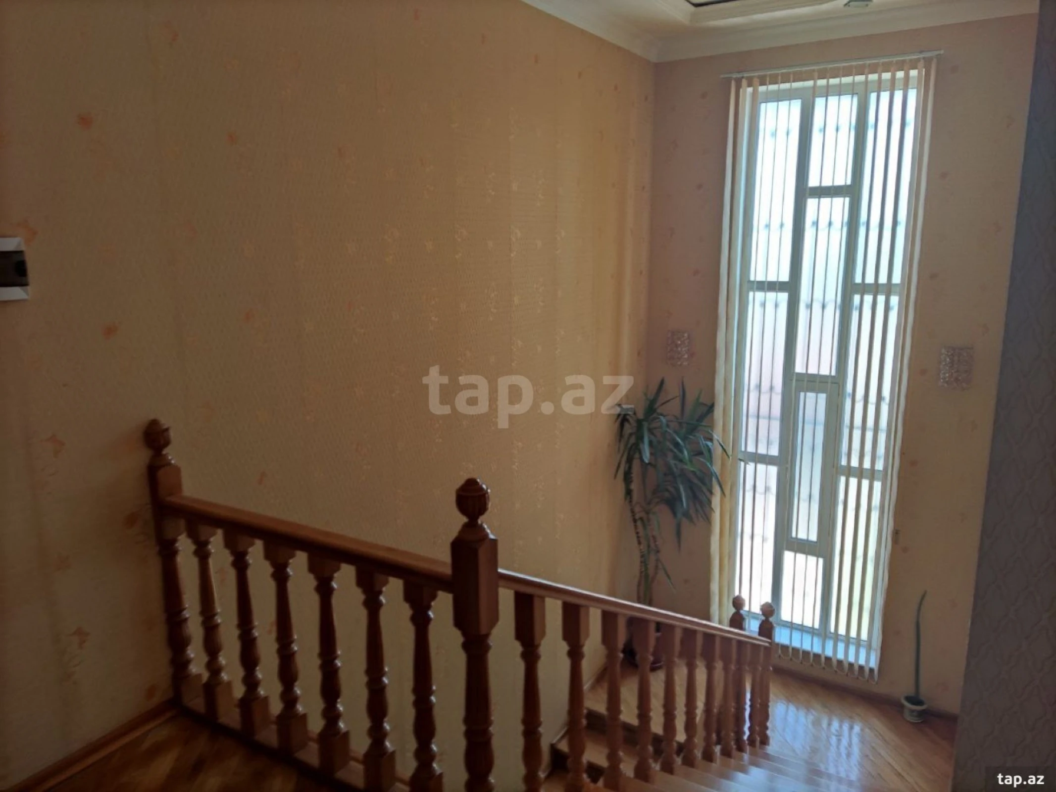 Satılır 5 otaqlı həyət evi