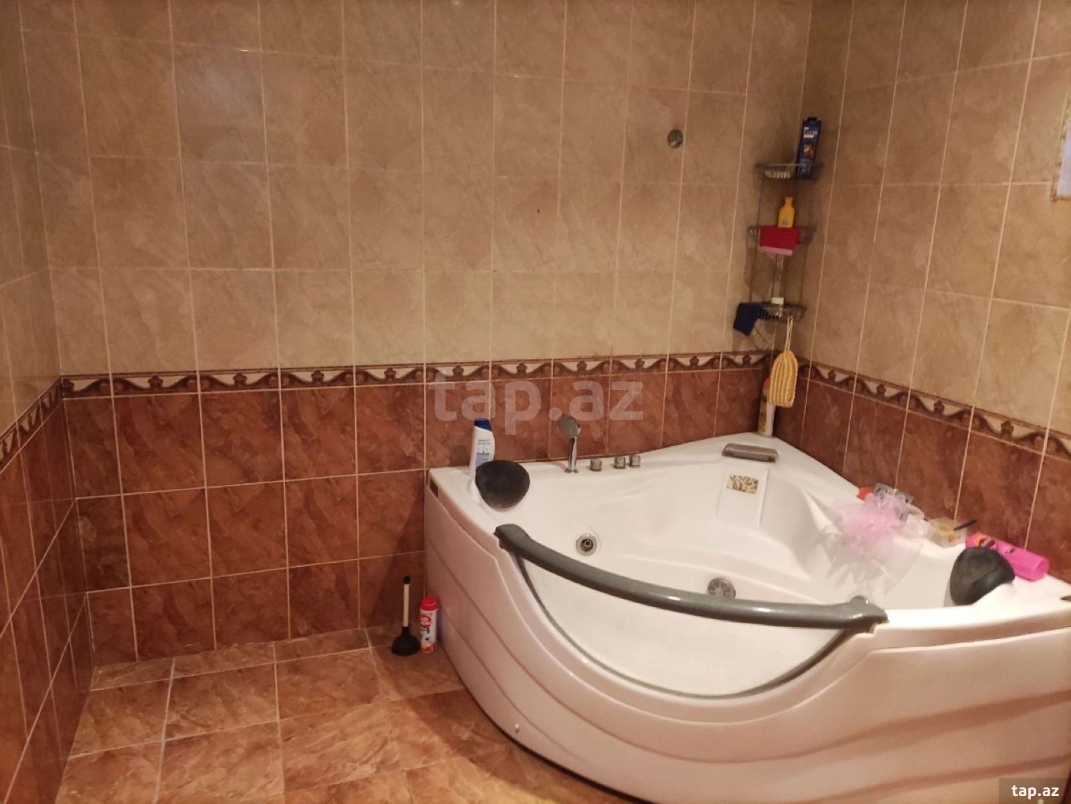 Satılır 5 otaqlı həyət evi