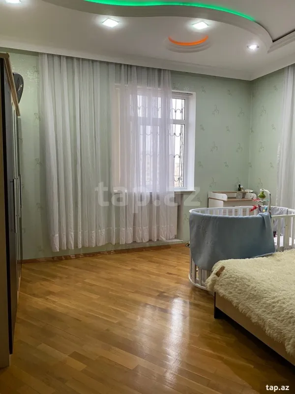 Satılır 5 otaqlı həyət evi