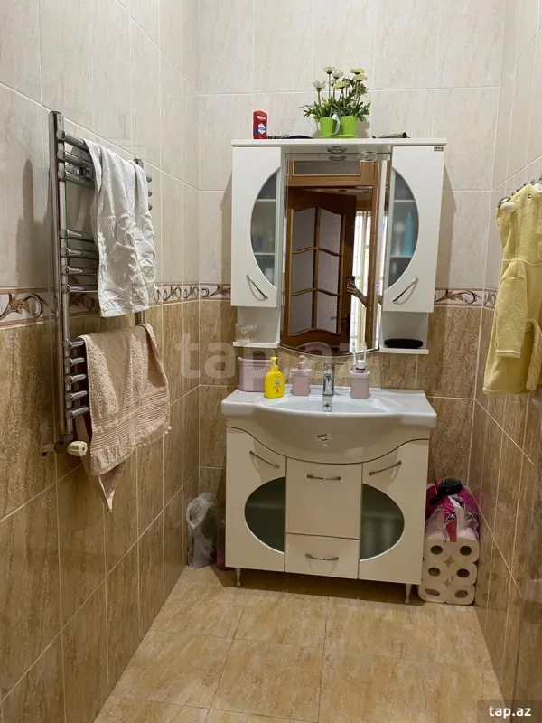 Satılır 5 otaqlı həyət evi