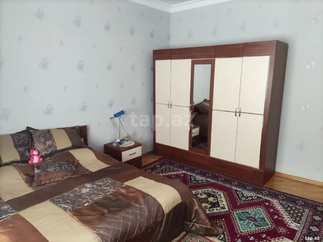 Satılır 5 otaqlı həyət evi