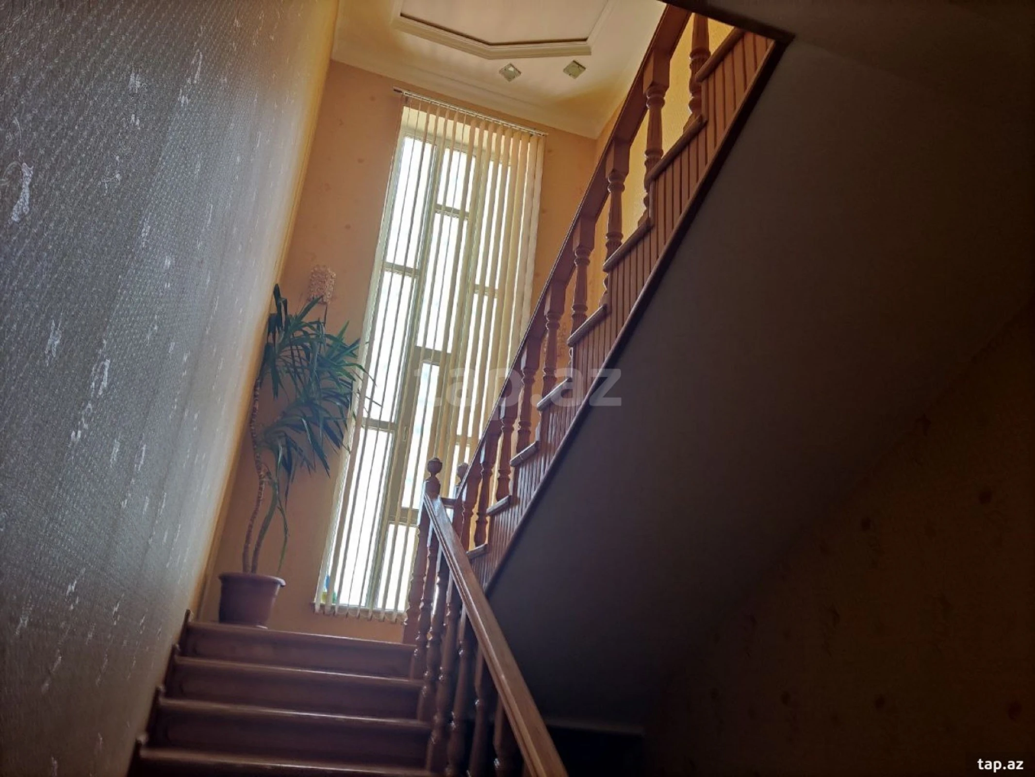 Satılır 5 otaqlı həyət evi