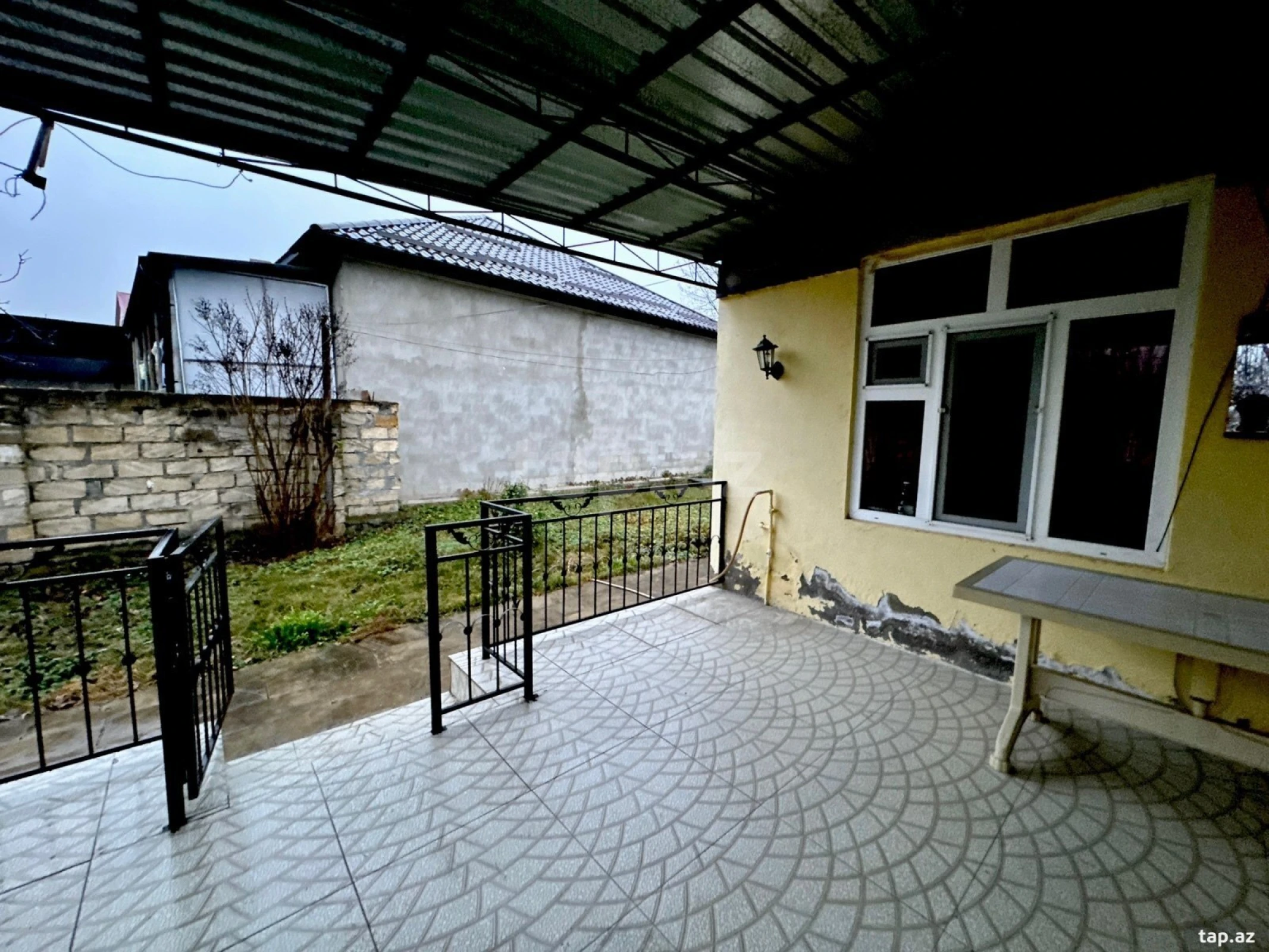 Satılır 2 otaqlı həyət evi 140 m²