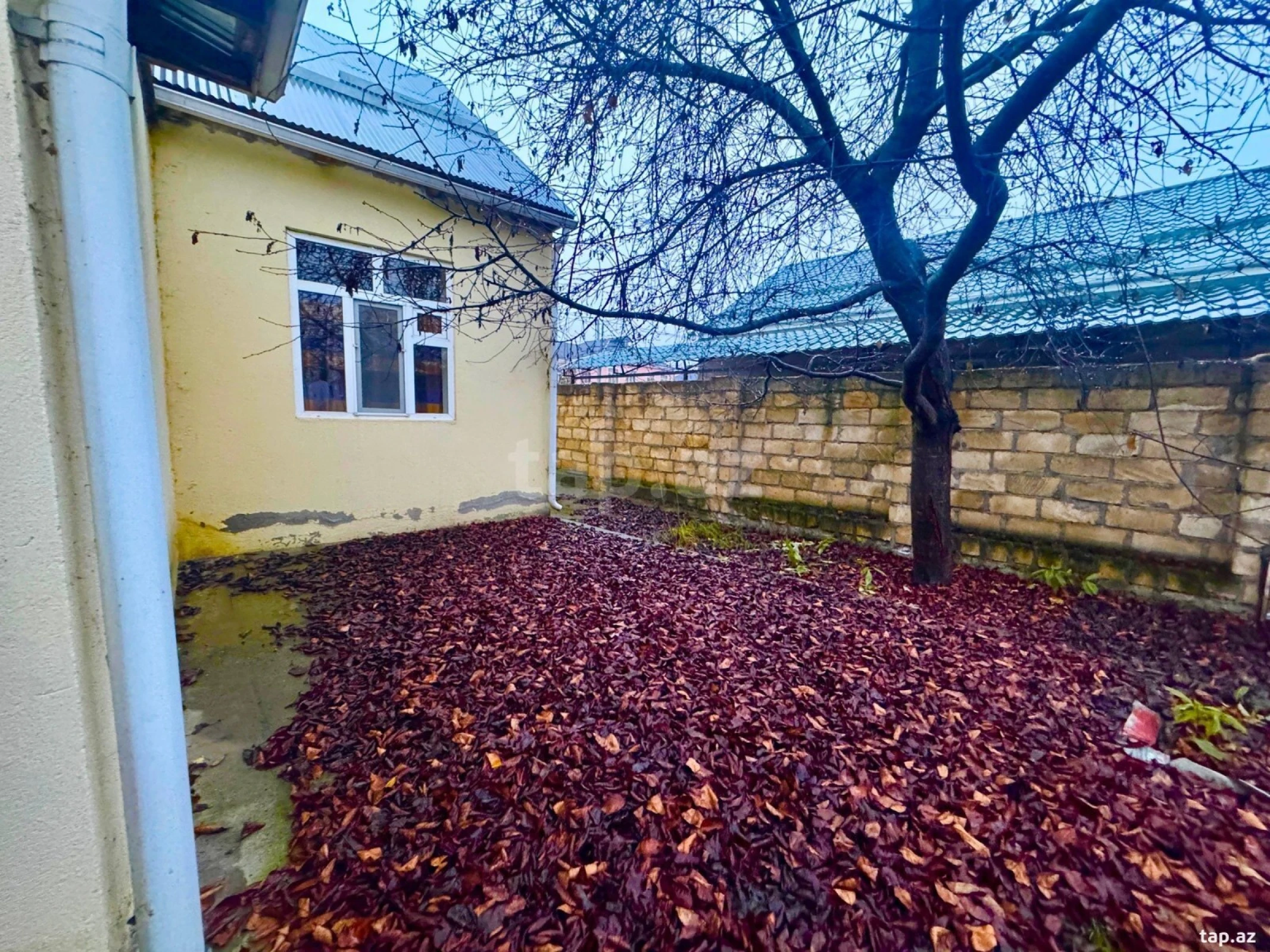 Satılır 2 otaqlı həyət evi 140 m²