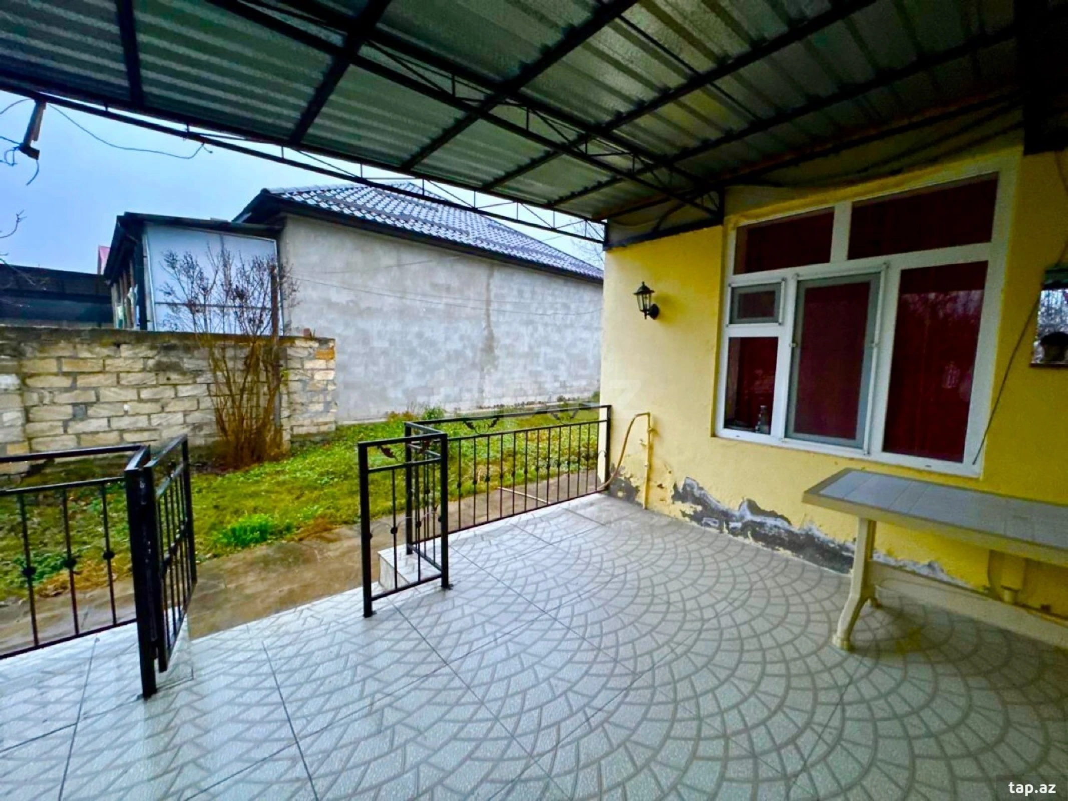 Satılır 2 otaqlı həyət evi 140 m²