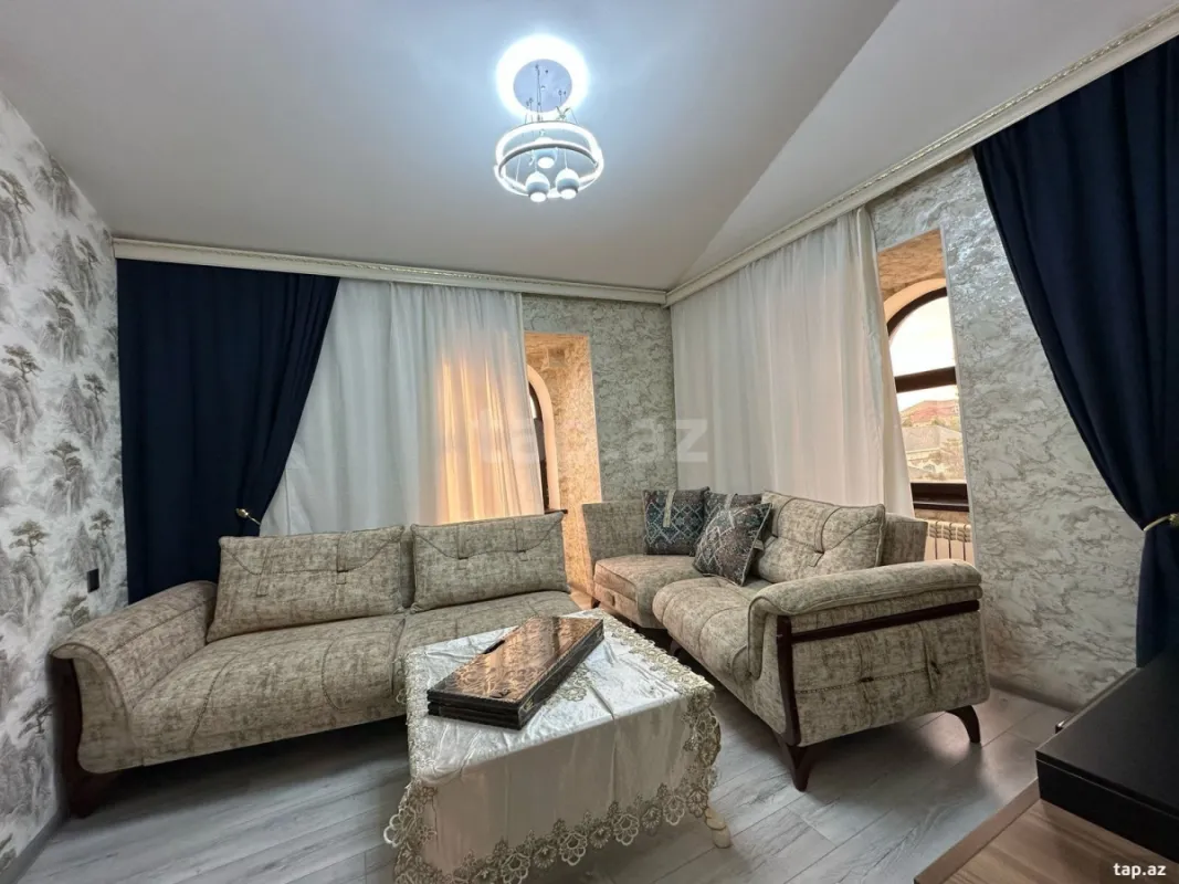 Kirayə verilir 5 otaqlı həyət evi