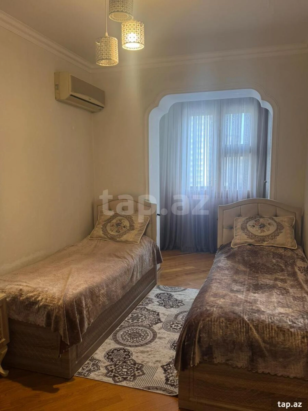 Satılır 4 otaqlı mənzil 90 m²