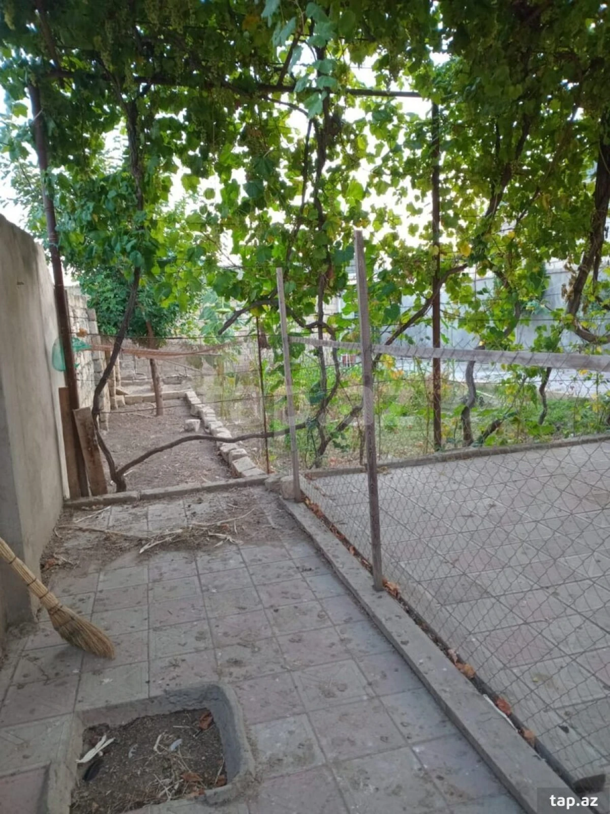 Kirayə verilir 4 otaqlı həyət evi