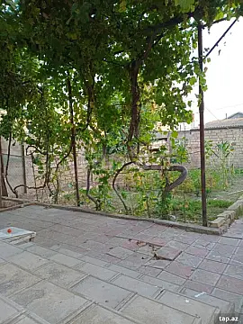Kirayə verilir 4 otaqlı həyət evi