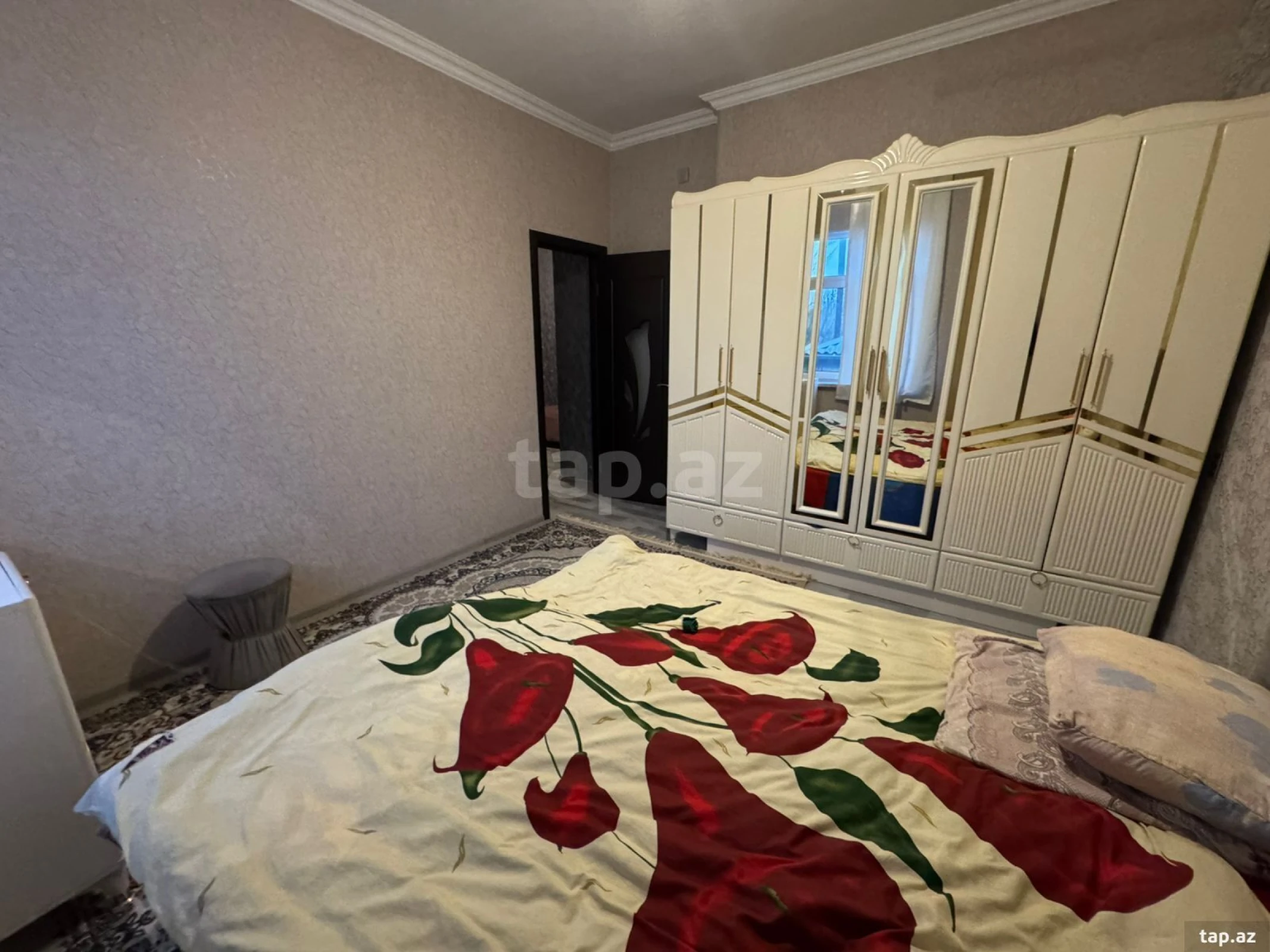 Satılır 5 otaqlı həyət evi