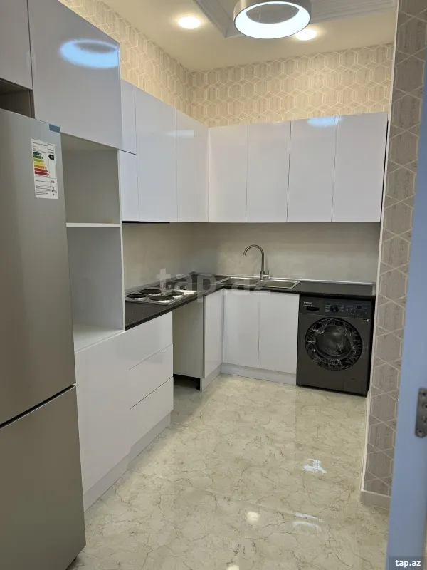 Kirayə verilir 3 otaqlı yeni tikili 87 m²