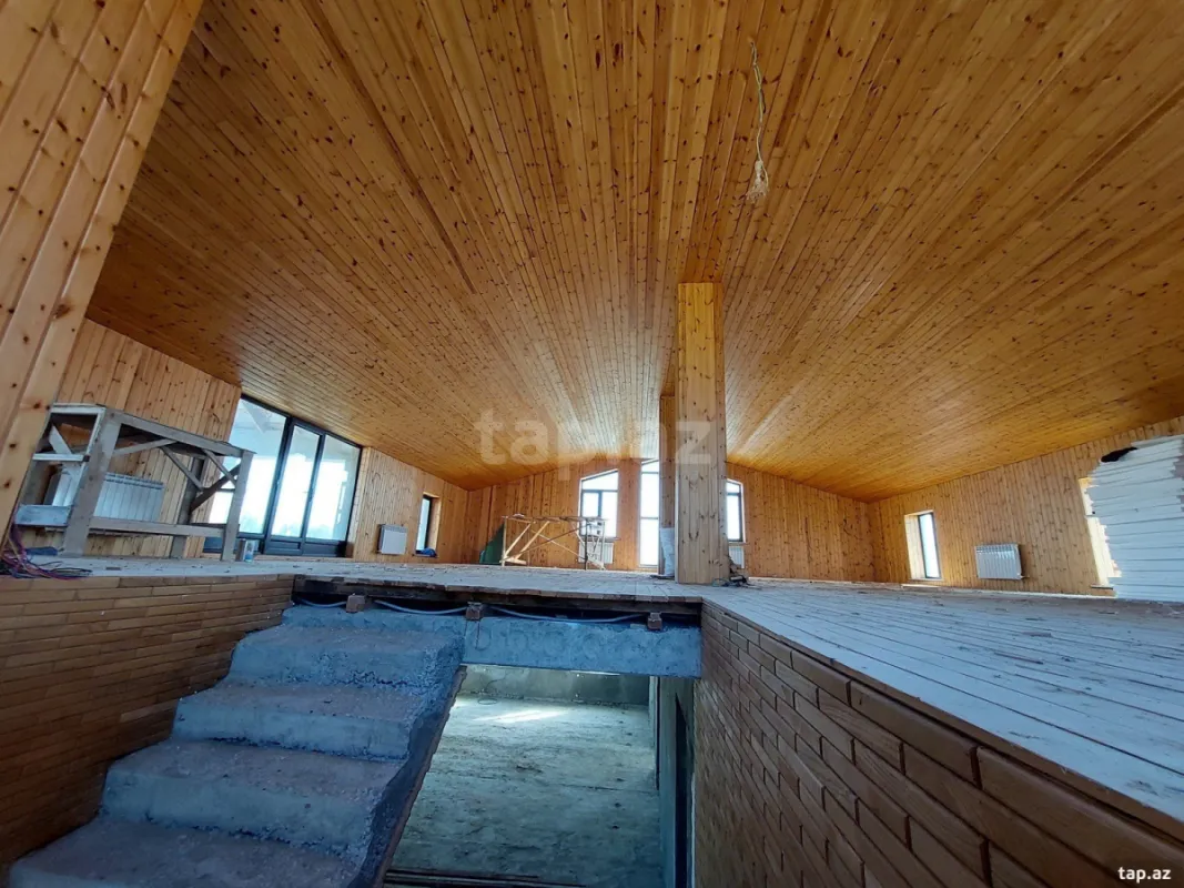 Satılır 7 otaqlı həyət evi