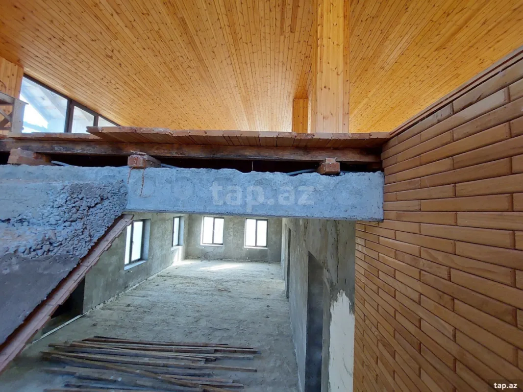 Satılır 7 otaqlı həyət evi